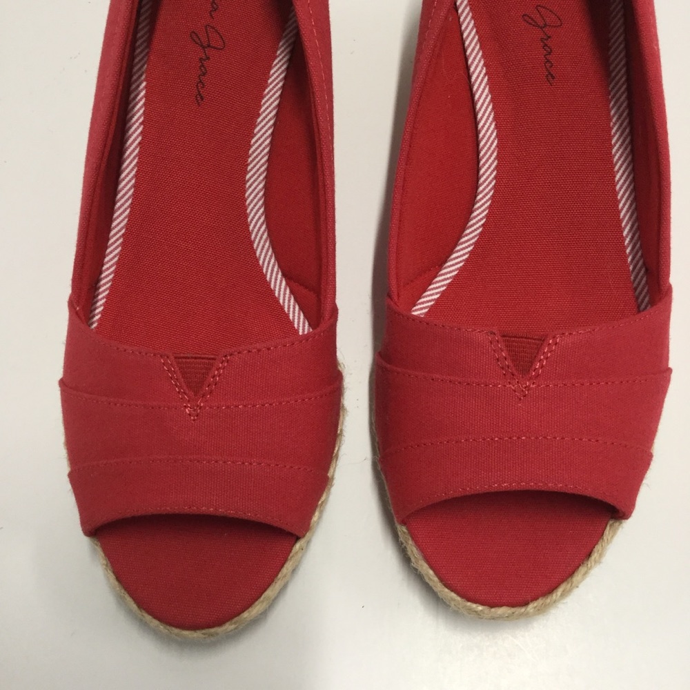 Amelia Grace Peep toe Wedge Red/Tan - SZ 8.5 - Picture 4 of 13